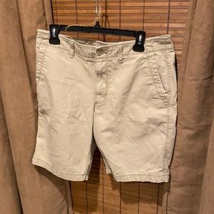 Old navy men’s shorts size 32